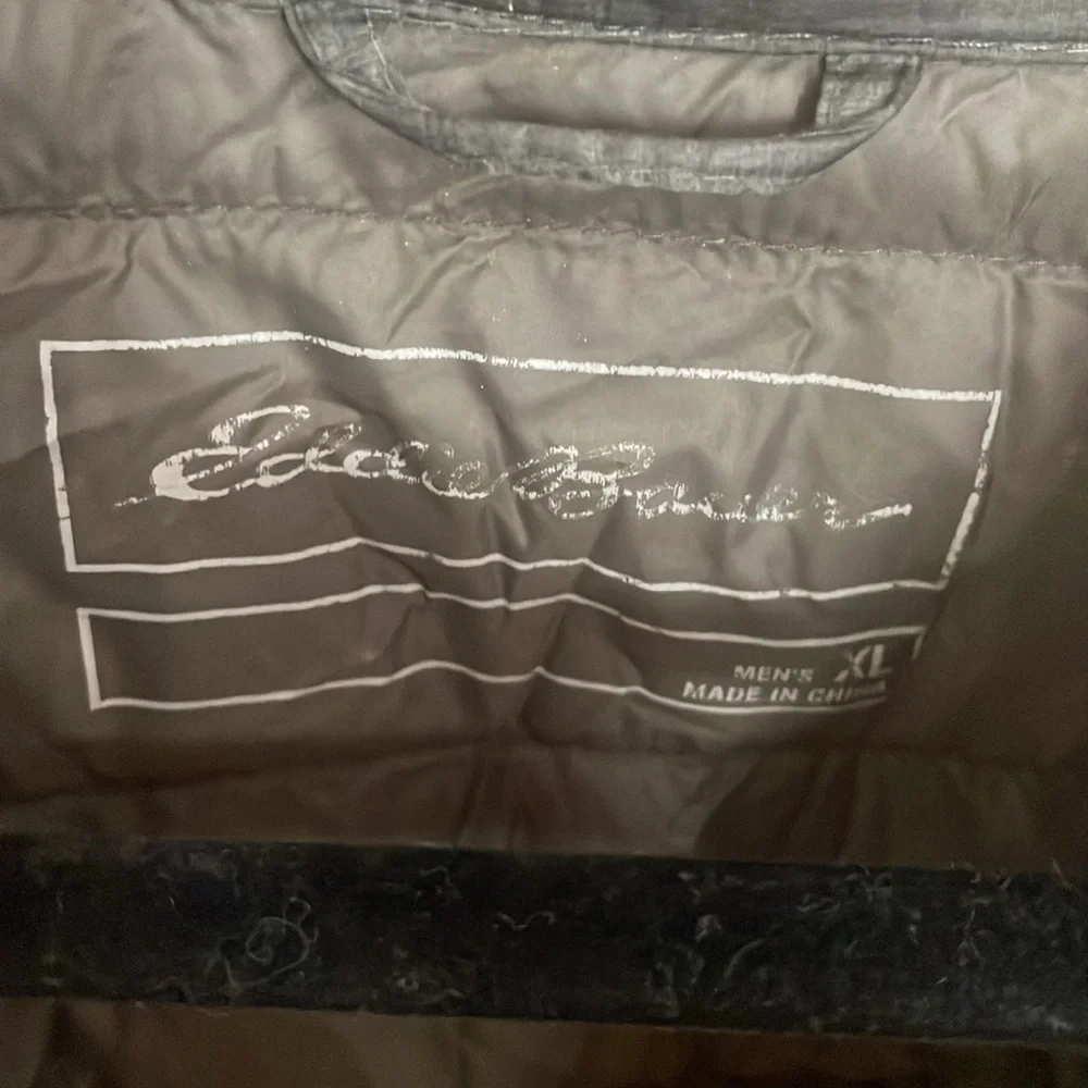 Eddie Bauer Men's Puffer Jacket - Picture 3 of 3